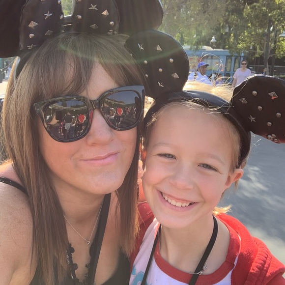 Meet your Posher, Haley - Picture 5 of 6